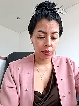 XXX chat uživo modela Luianna