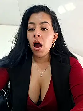 Luianna's Live XXX Chat
