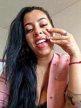Luianna Live XXX-chat
