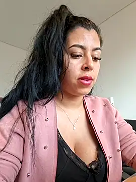 Chatroom XXX en direct de Luianna