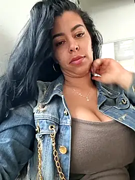Luianna's Live XXX Chat