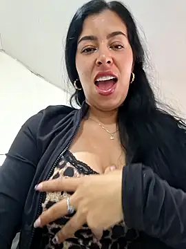 Luianna Adlı Modelin Canlı XXX Sohbeti