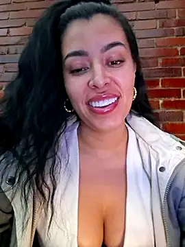 Luianna's Live XXX Chat
