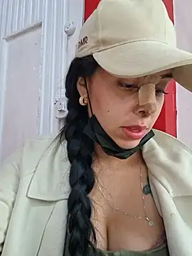 Chat XXX en directo de Luianna