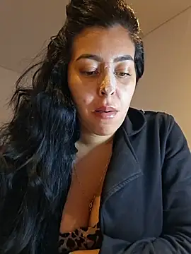 Luianna Adlı Modelin Canlı XXX Sohbeti