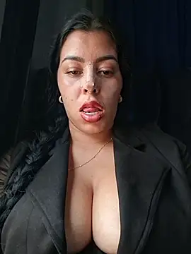 Chat XXX en directo de Luianna