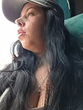 Luianna Pertunjukan Webcam