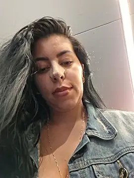Luianna Pertunjukan Webcam