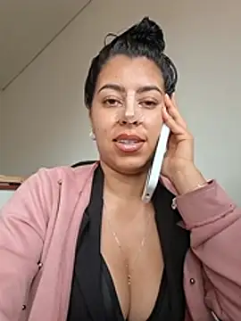 הופעת וובקאם של Luianna