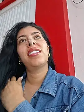 Luianna Adlı Modelin Web Kamerası Şovu