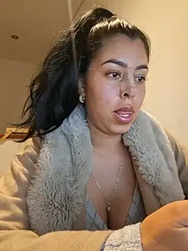 Luianna 在線直播表演