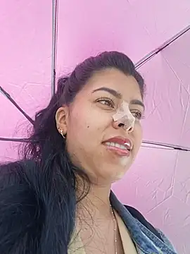 Show modela Luianna na web-kameri