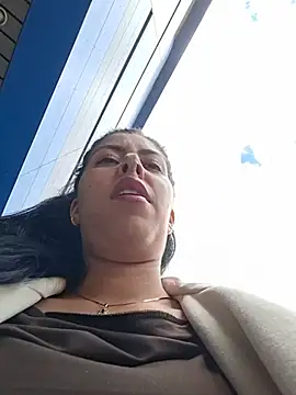 Luianna Pertunjukan Webcam