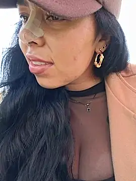 عرض كام Luianna