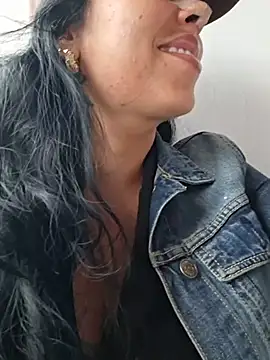 Luianna Adlı Modelin Web Kamerası Şovu