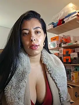 Luianna 在線直播表演