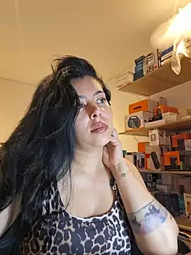 Luianna Live XXX-chat