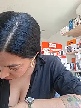 Show modela Luianna na web-kameri