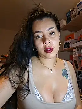 Luianna 在線直播表演