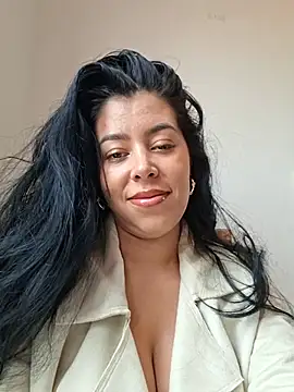 Luianna webcam show