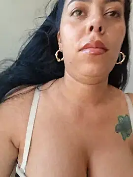 عرض كام Luianna