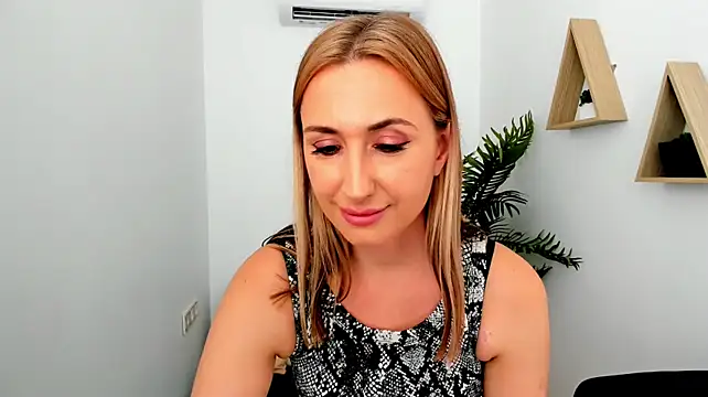 PassionGlow's Live XXX Chat