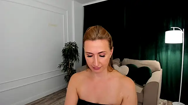 PassionGlow's Live XXX Chat