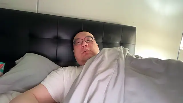 happynewyear111222 Шоу с уебкамера