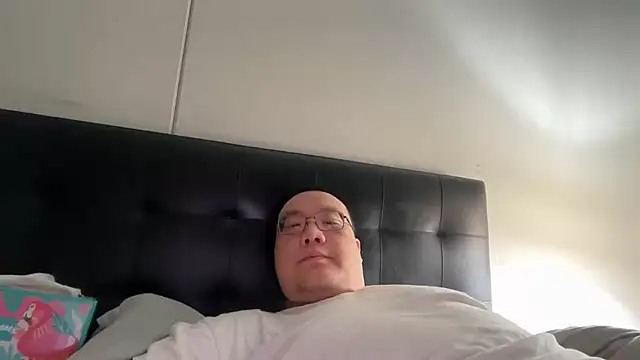 happynewyear111222 Webcam Show
