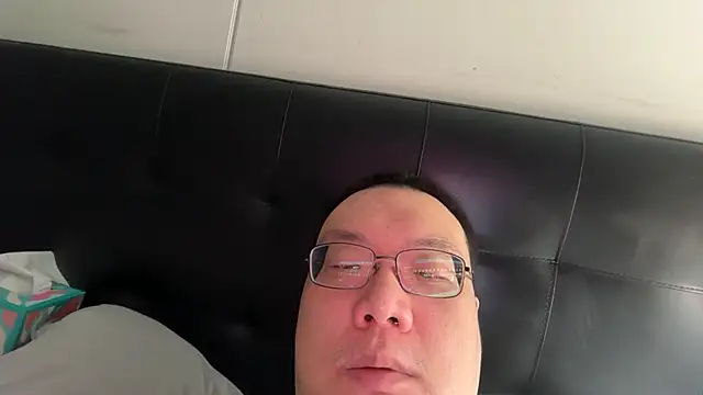 happynewyear111222 webcam show