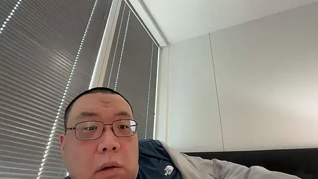 happynewyear111222 Webcam show
