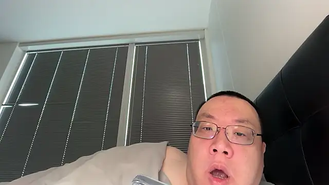 happynewyear111222 – webcam-show