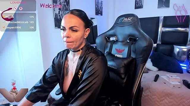 Онлайн чат XXX victoria_mooree