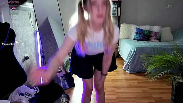 دردشة Little_Soph الجنسية المباشرة