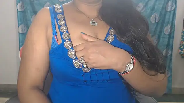 Sophia_your Adlı Modelin Canlı XXX Sohbeti