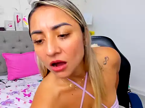 milf_bigass_ live XXX chat