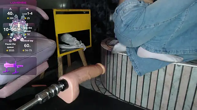 Sally23_ Show in webcam