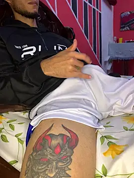 Chatroom XXX en direct de tanned_boy
