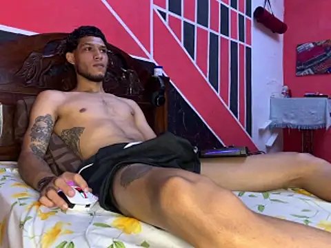 tanned_boy's Webcam Show