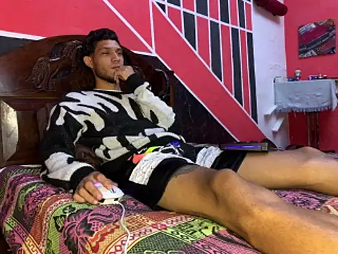 tanned_boy – Kamerová šou