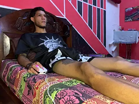 Show de tanned_boy na webcam