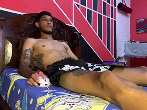 tanned_boy 网络视讯表演