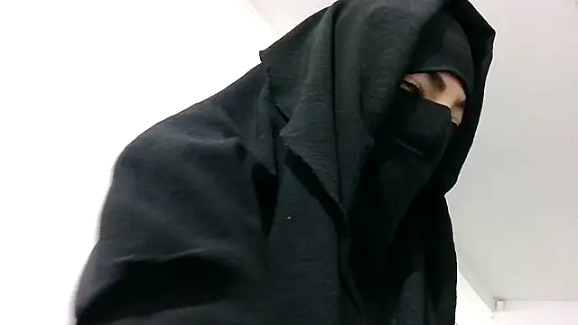 Hijabi_HotGirls Adlı Modelin Web Kamerası Şovu
