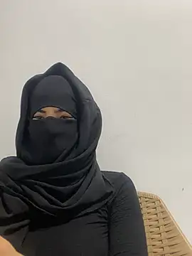 Hijabi_HotGirls Adlı Modelin Web Kamerası Şovu