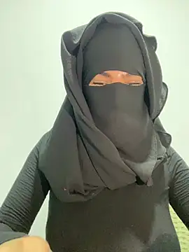 Hijabi_HotGirls Adlı Modelin Web Kamerası Şovu
