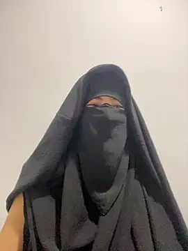 Hijabi_HotGirls Adlı Modelin Canlı XXX Sohbeti