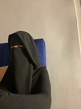 Hijabi_HotGirls Adlı Modelin Web Kamerası Şovu