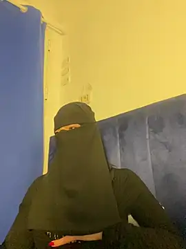 Hijabi_HotGirls Adlı Modelin Canlı XXX Sohbeti