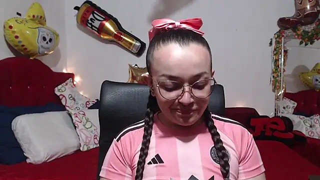 Angela_18honey Pertunjukan Webcam