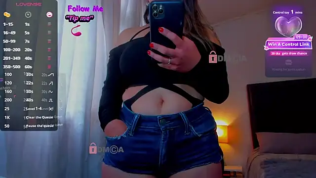 Sattine's Live XXX Chat
